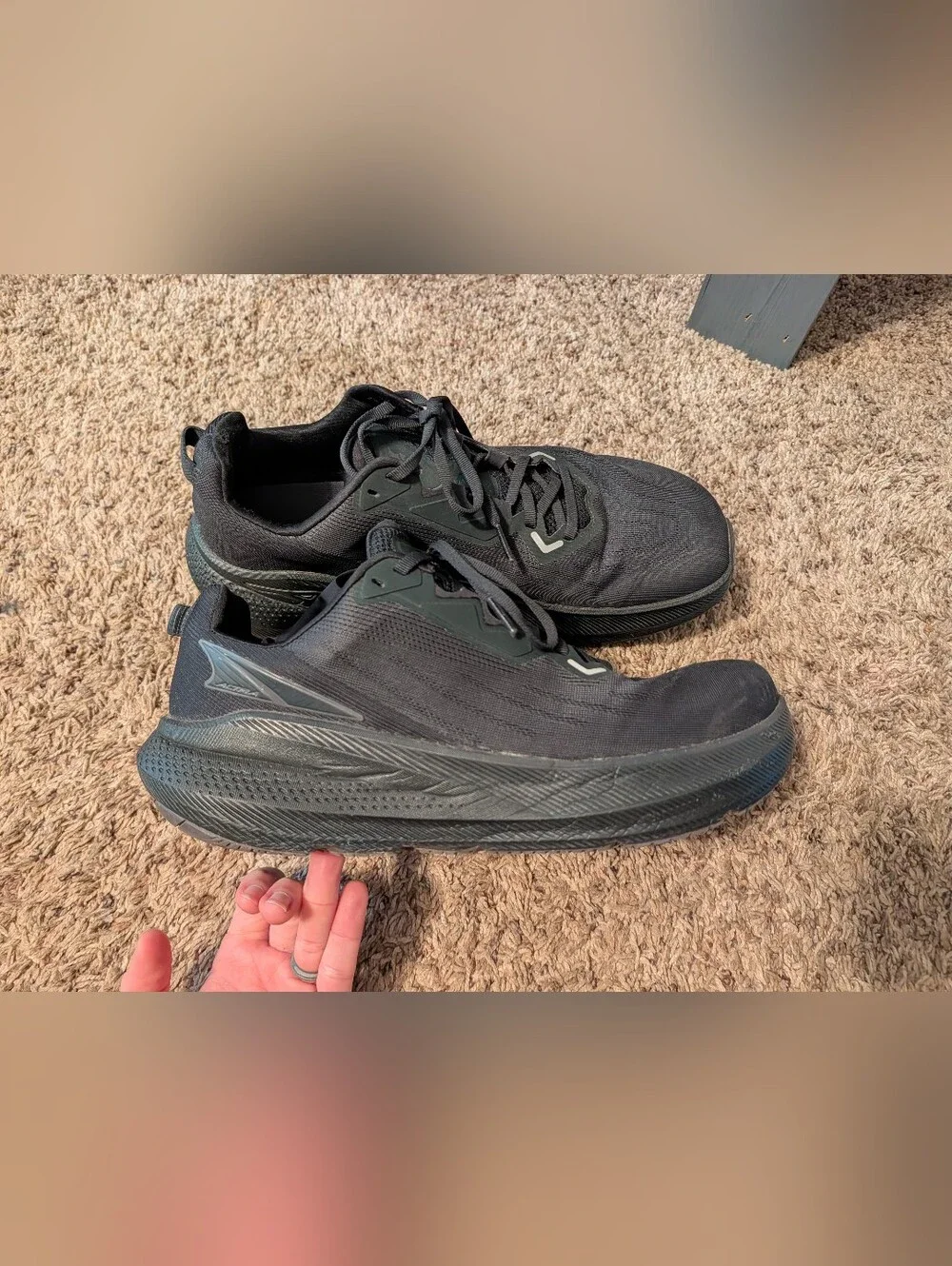 Altra Black Low-Top Lace-Up Sneakers
